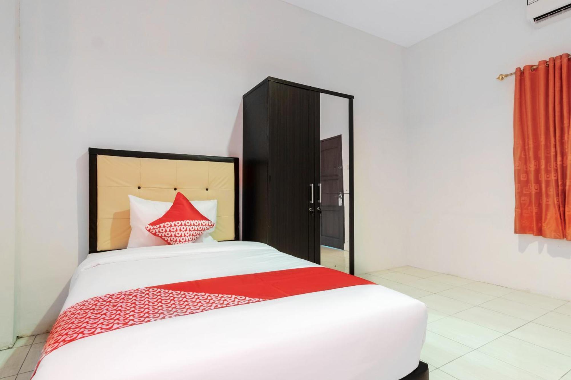 Oyo 622 Bakti Homestay Medan Exterior photo